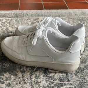 No Boundaries White Women’s Sneakers